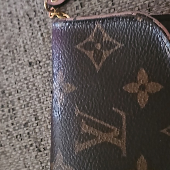 Louis Vuitton checkbook wallet - Picture 9 of 9